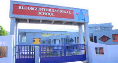 Bloomz All School.